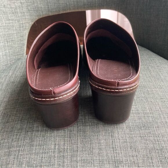 Gianni Bini Women’s Brown genuine Leather Y2K mule heel size 10. Good condition! - Picture 6 of 11